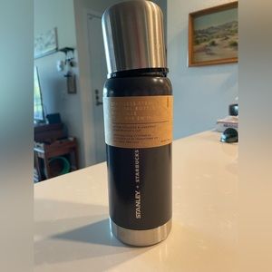 Starbucks x Stanley stainless steel thermal bottle 17 oz